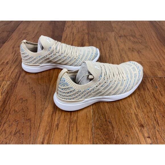 B62 APL Techloom Wave Sneakers Womens 8 Blue White Athletic Chic Sporty Comfort - Picture 4 of 8